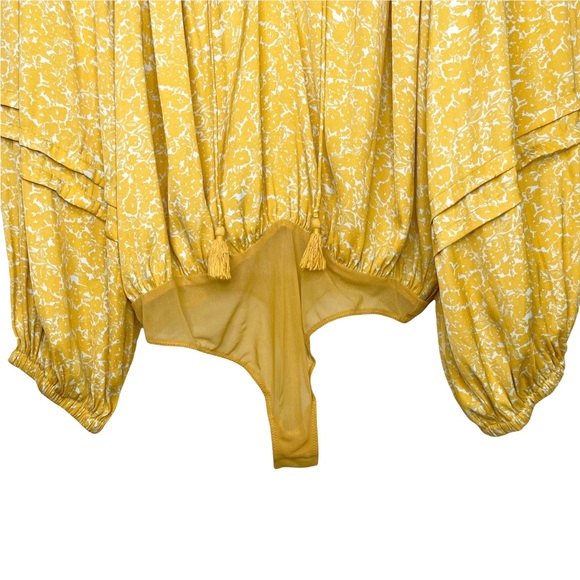 ♦️SOLD♦️Free People All Tucks Floral Printed Bodysuit - Picture 8 of 15